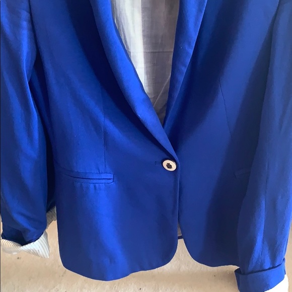 Blazer - Picture 4 of 7